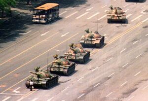 El Hombre del Tanque, Plaza de Tiananmen, 1989. Fotografía de Jeff Widener